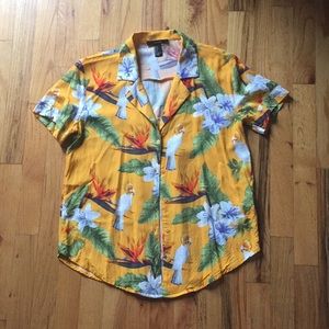 EUC F21 Floral Hawaiian shirt size S